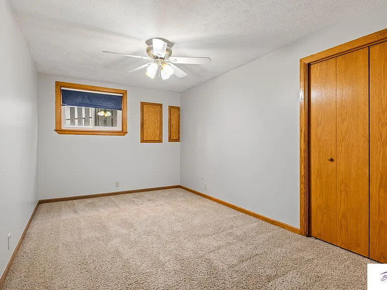 16911 N Cir — Photo 23
