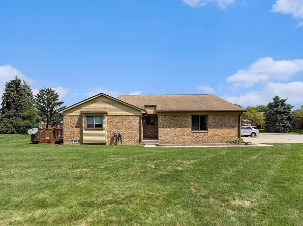 37173 Glenbrook Dr, Clinton Township, MI 48036