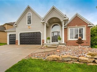 4900 W 162nd St, Overland Park, KS 66085