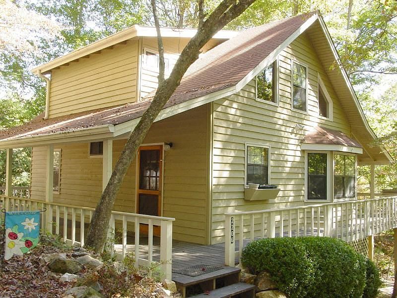 1st image of 2206 Doe Ln