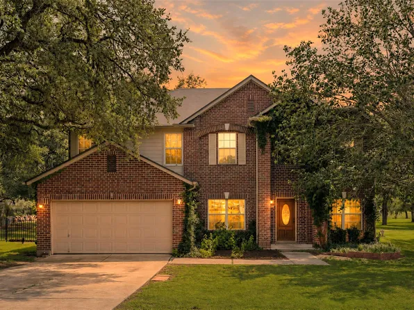 122 Avenida Brisa Fresca Rd, Kyle, TX 78640