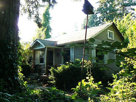 2nd image of 18533 Densmore Ave N