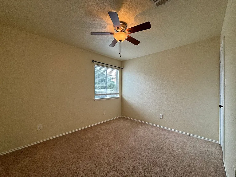 4700 Causeway Ct — Photo 15