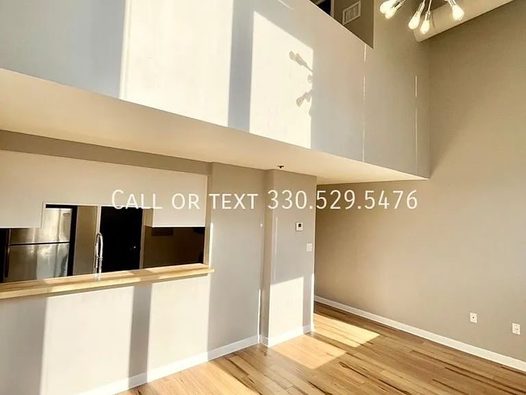1133 W 9th Street — Photo 81