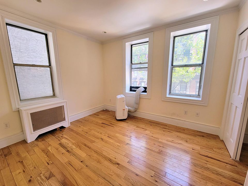 1st image of 402 W 44th St APT 3A