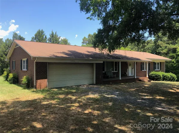 1270 Stanback Rd, Mount Gilead, NC 27306