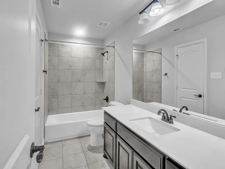 1708 Stillwater Dr — Photo 30
