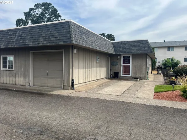 3584 Chiefs Ct NE #15, Salem, OR 97305
