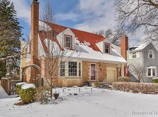 166 Crest Rd, Glen Ellyn, IL 60137