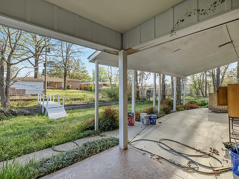 2305 Cherry Hill Rd — Photo 12