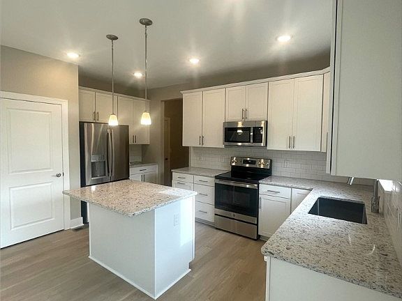5th image of 3378 Ponderosa Trl