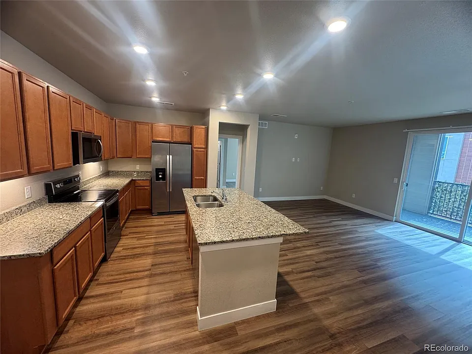 14331 E Tennessee Ave #201