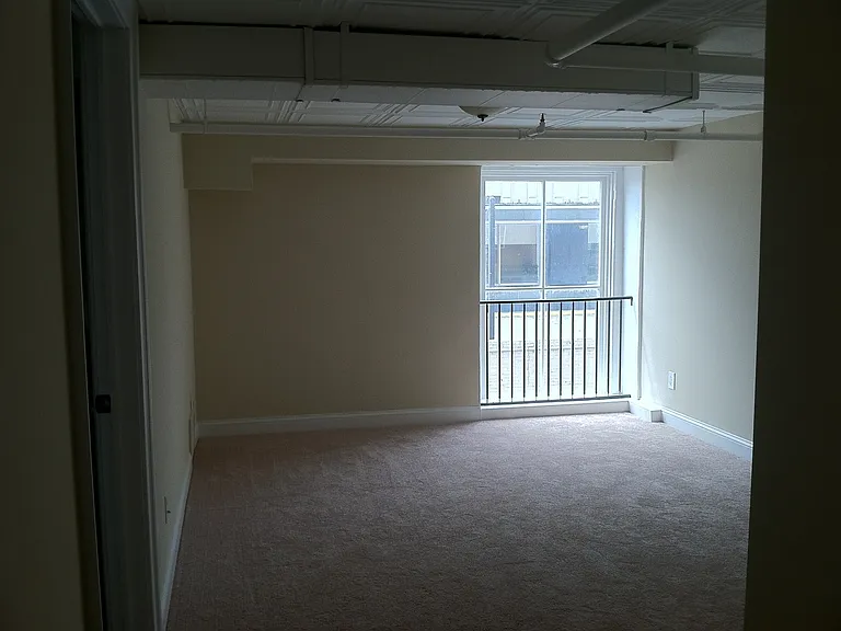 922 Main St — Photo 14