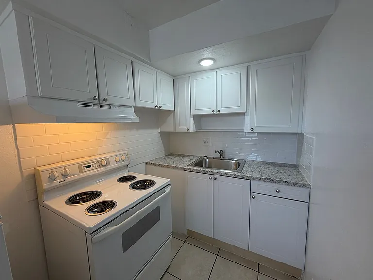 123 Erie St — Photo 23