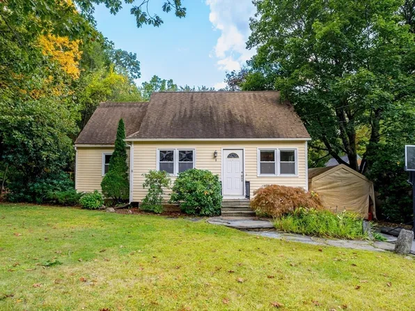 8 Chestnut St, Grafton, MA 01519