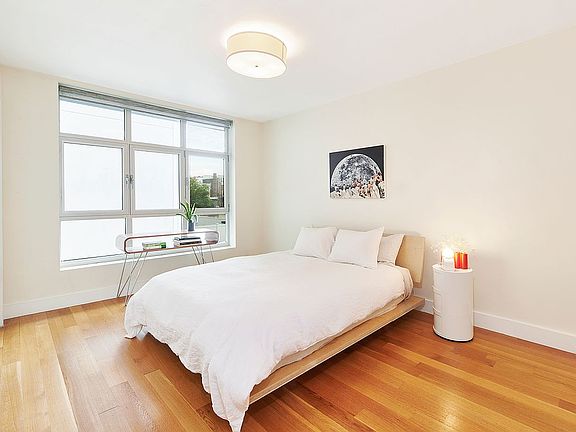 5th image of 460 Manhattan Ave APT 2B
