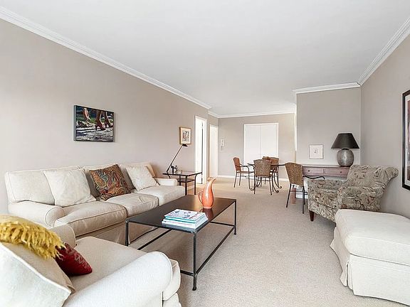 3rd image of 118 E 60th St APT 25E