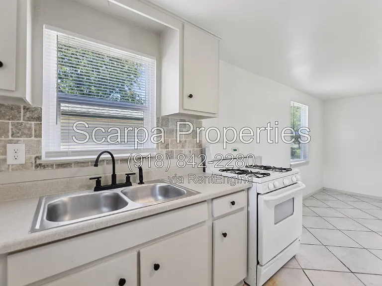 202 E 4th Ave — Photo 8