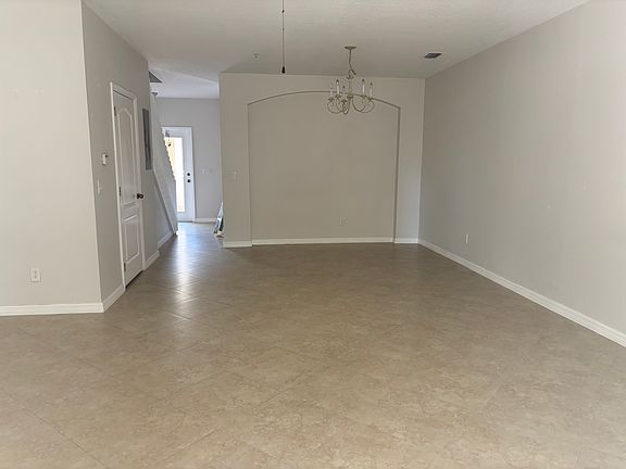 3rd image of 138 Deepcove Rd