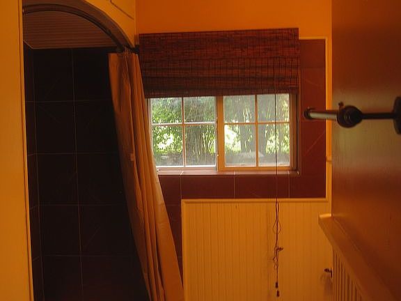 4th image of 1004 Crepe Myrtle Dr