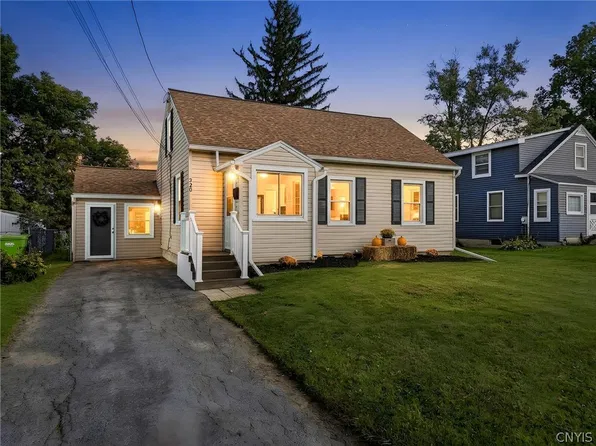 320 Kirsch Dr, Syracuse, NY 13211