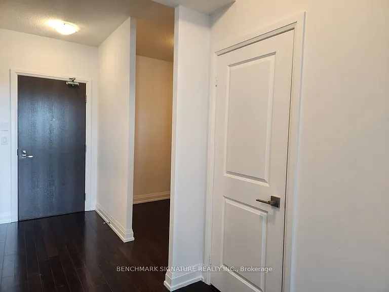 7161 Yonge St #518 — Photo 5