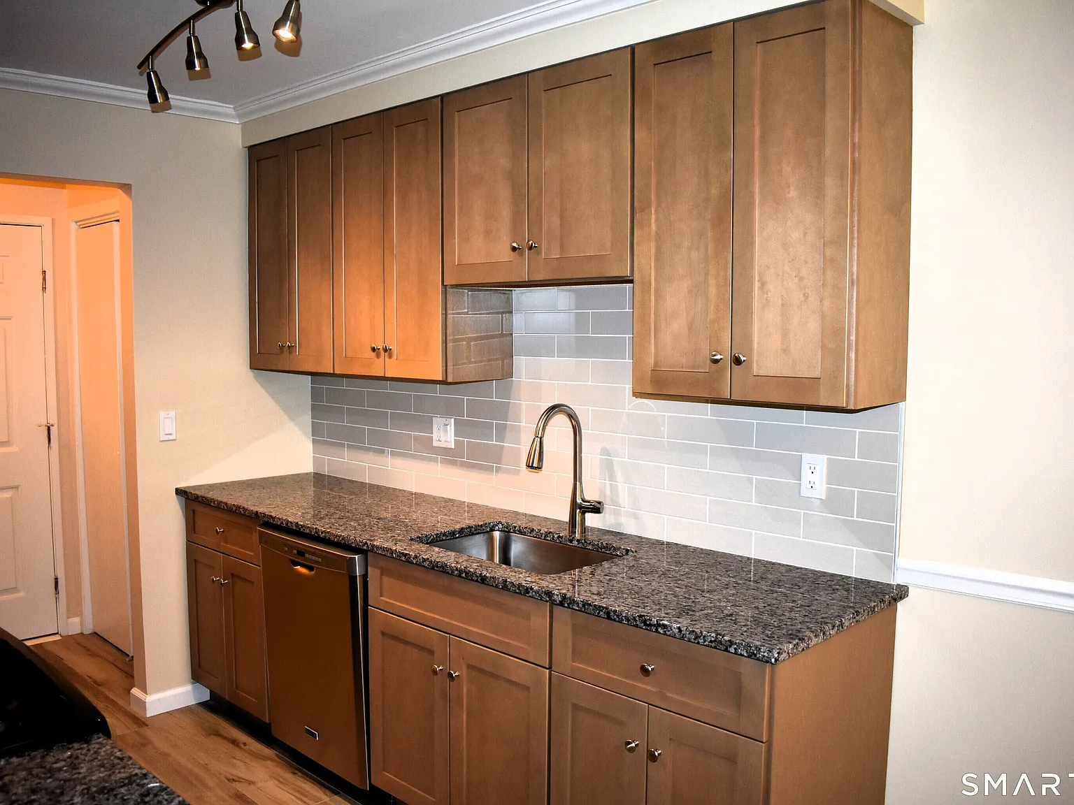 1 bed, 1.0 bath, 1028 sqft, $2,000 — Photo 3