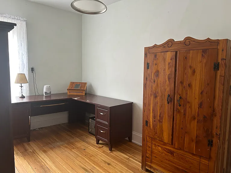 620 E Gansevoort St — Photo 21