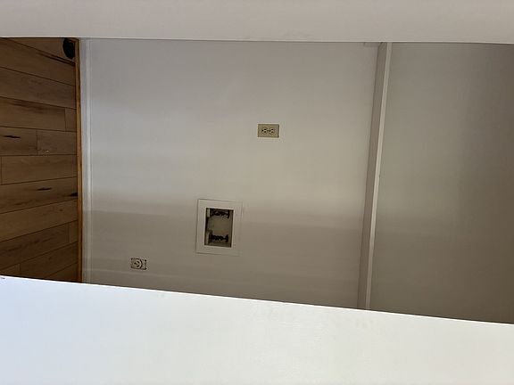 4th image of 404 Cecil St #3