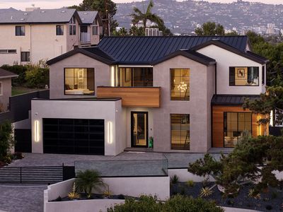 2950 Club Dr, Los Angeles, CA, 90064