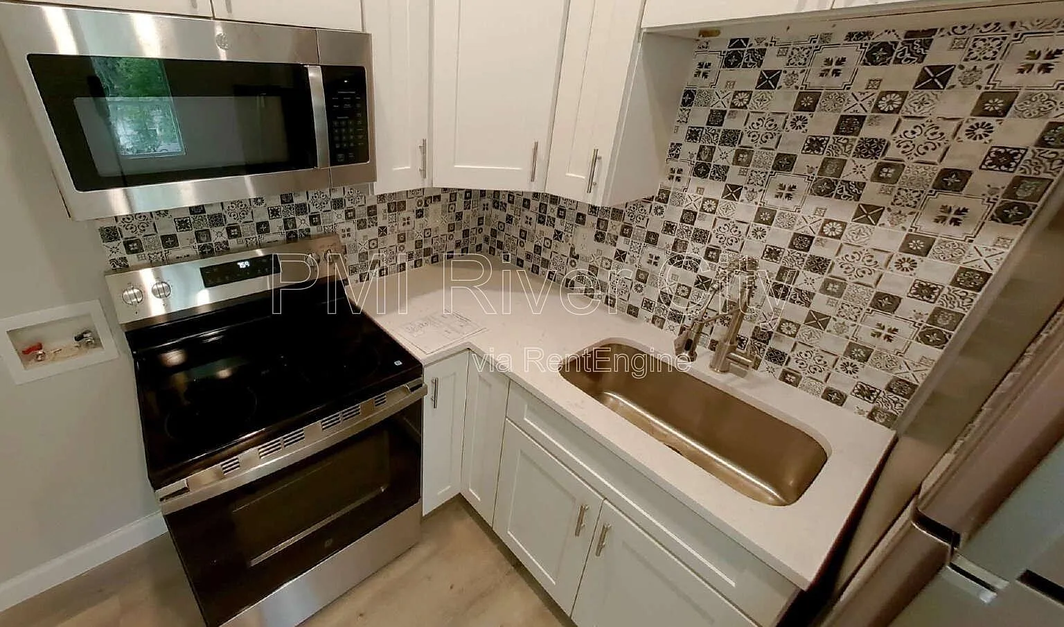2 bed, 1.0 bath, $1,070 — Photo 1