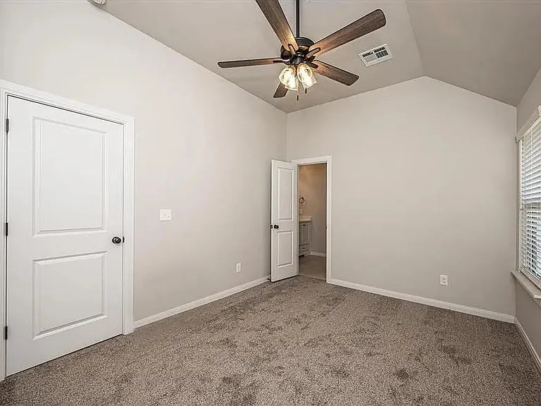 11616 NW 104th St — Photo 24