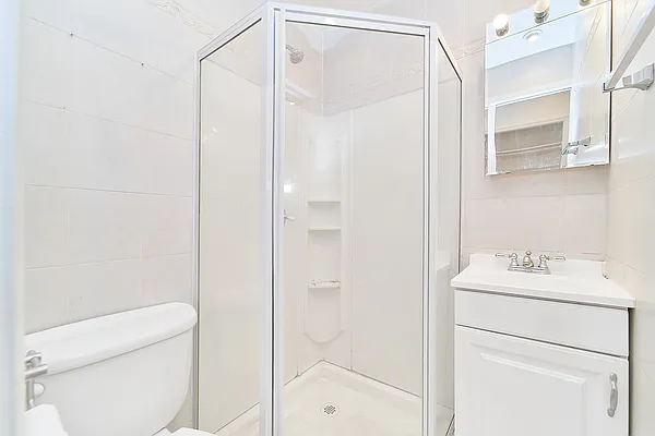 Rented by Living New York | media 60