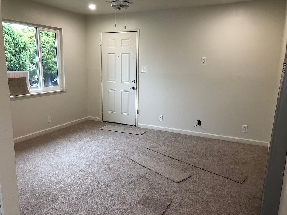 Living room: high mounted outlet for flat panel TV, coax/CAT 6 outlet below