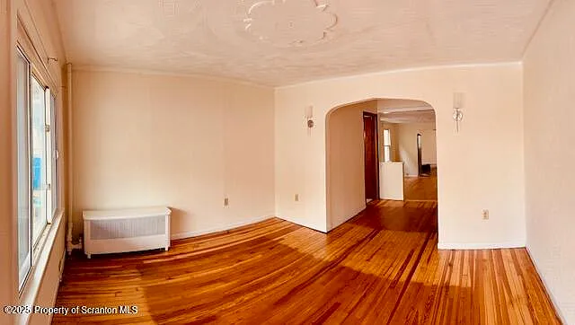 3 bed, 1.5 bath, 1500 sqft, $1,500 — Photo 3