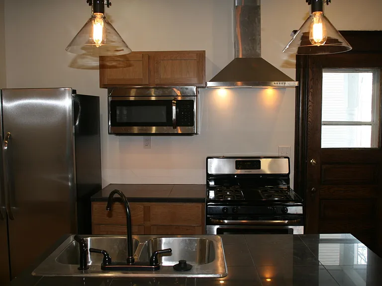 1411 Girard Ave N #1 — Photo 5