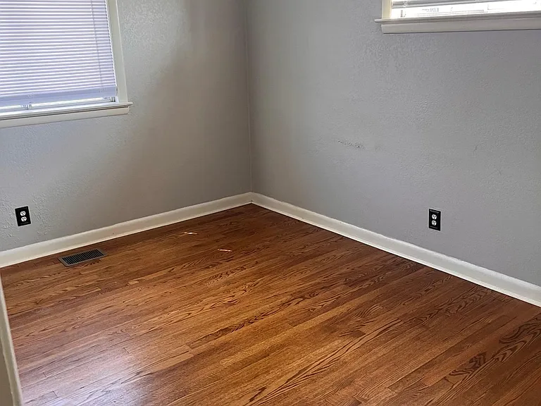 1222 Echo Dr — Photo 4