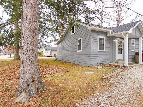 1174 Bryce Ave, Aurora, OH