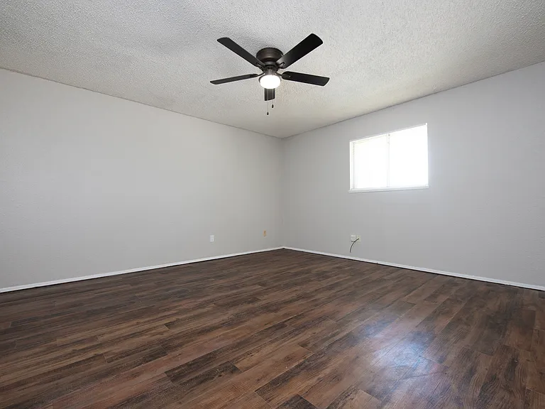 1208 Northcliff Ave — Photo 8