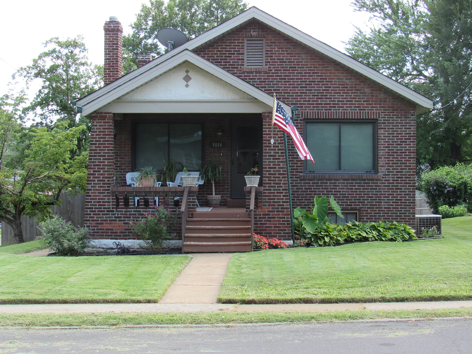 9004 Windom Ave photo 1