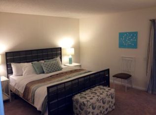 460 Bradshaw Ln, Palm Springs, CA 92262