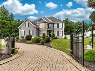 127 W Avon Rd, Avon, CT 06001