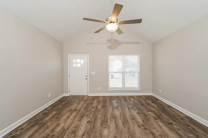 160 Willowridge Ln — Photo 3
