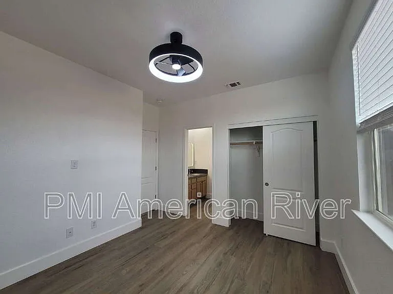 4265 Thalia Way — Photo 5