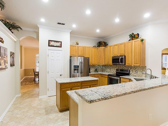 5th image of 8711 Derry Dr