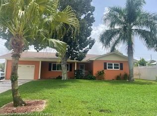 2458 Lakeview Dr, Sebring, FL 33870