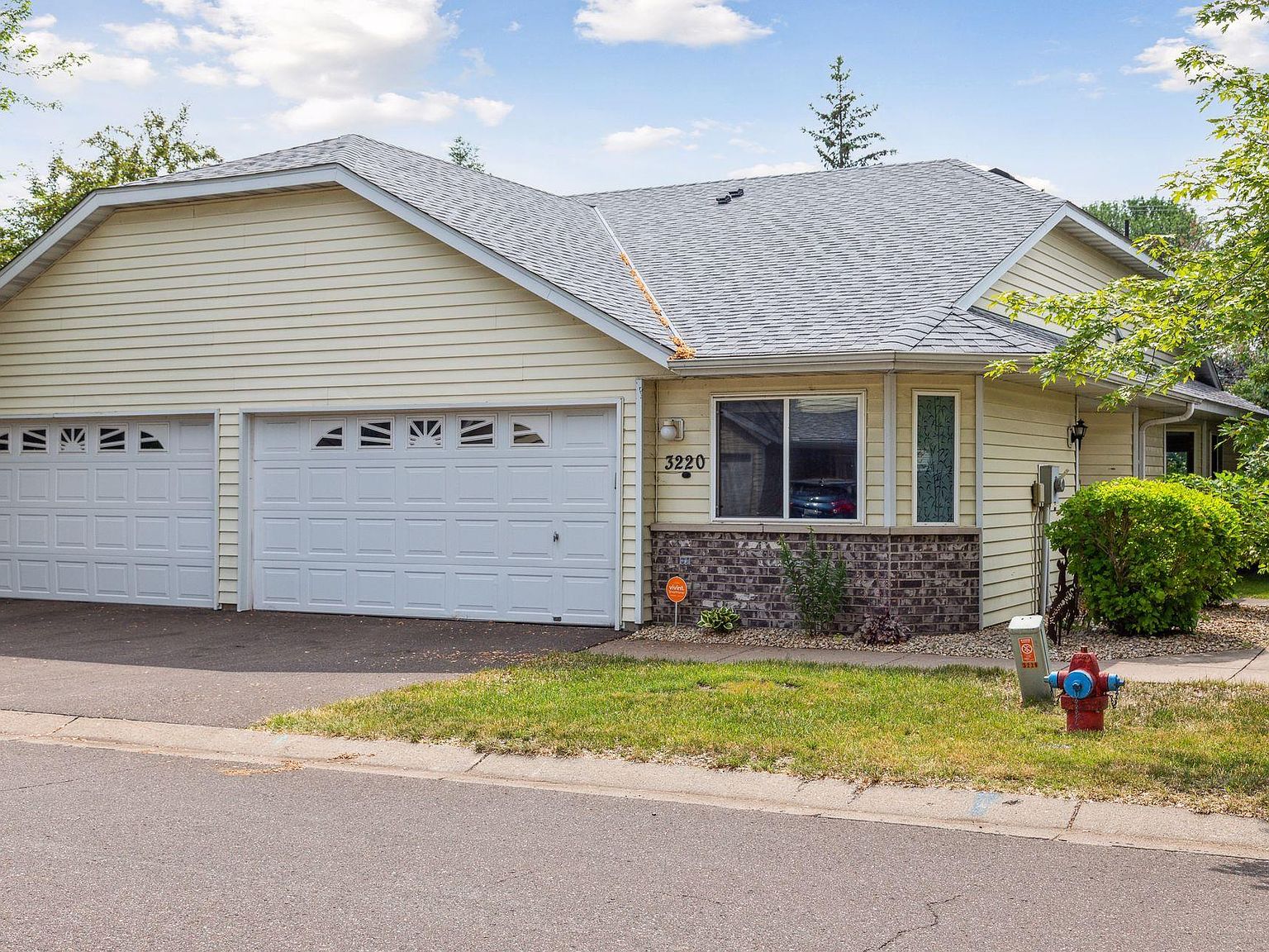 3220 Edgerton St, Vadnais Heights, MN 55127 Zillow