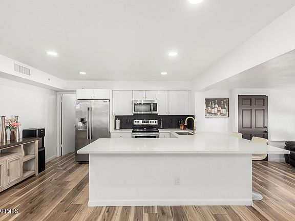 4th image of 4232 W NICOLET Avenue