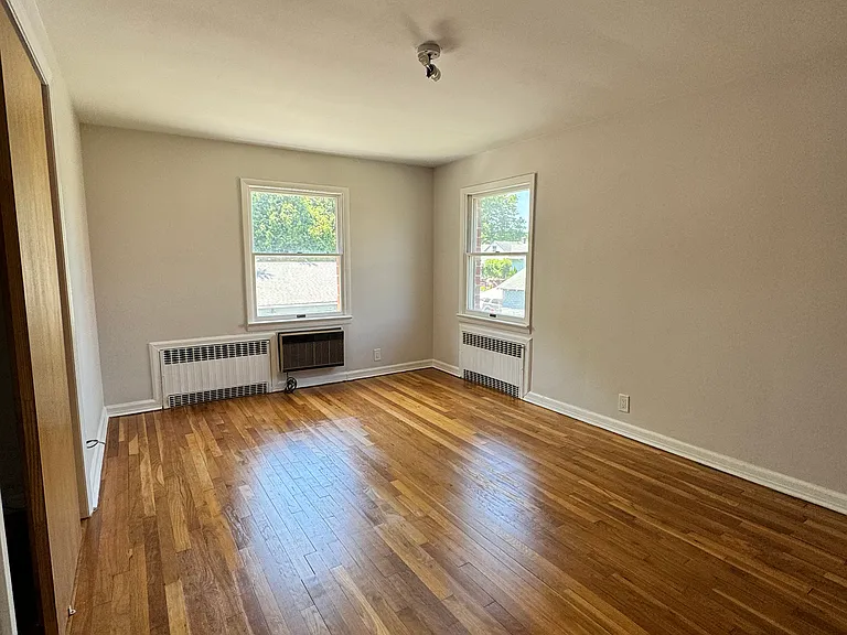 245 Fort Lee Rd — Photo 9