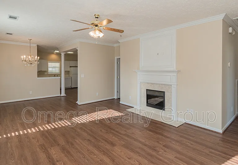 521 McGregor Ct — Photo 8